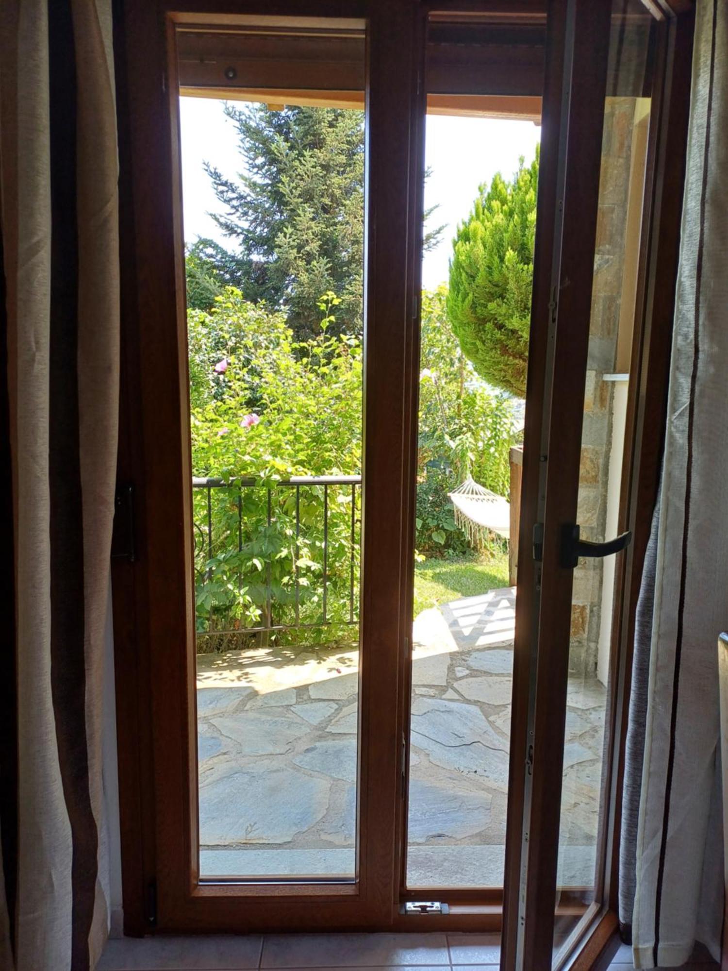 Efi'S Guest House Áyios Dhimítrios Exteriör bild